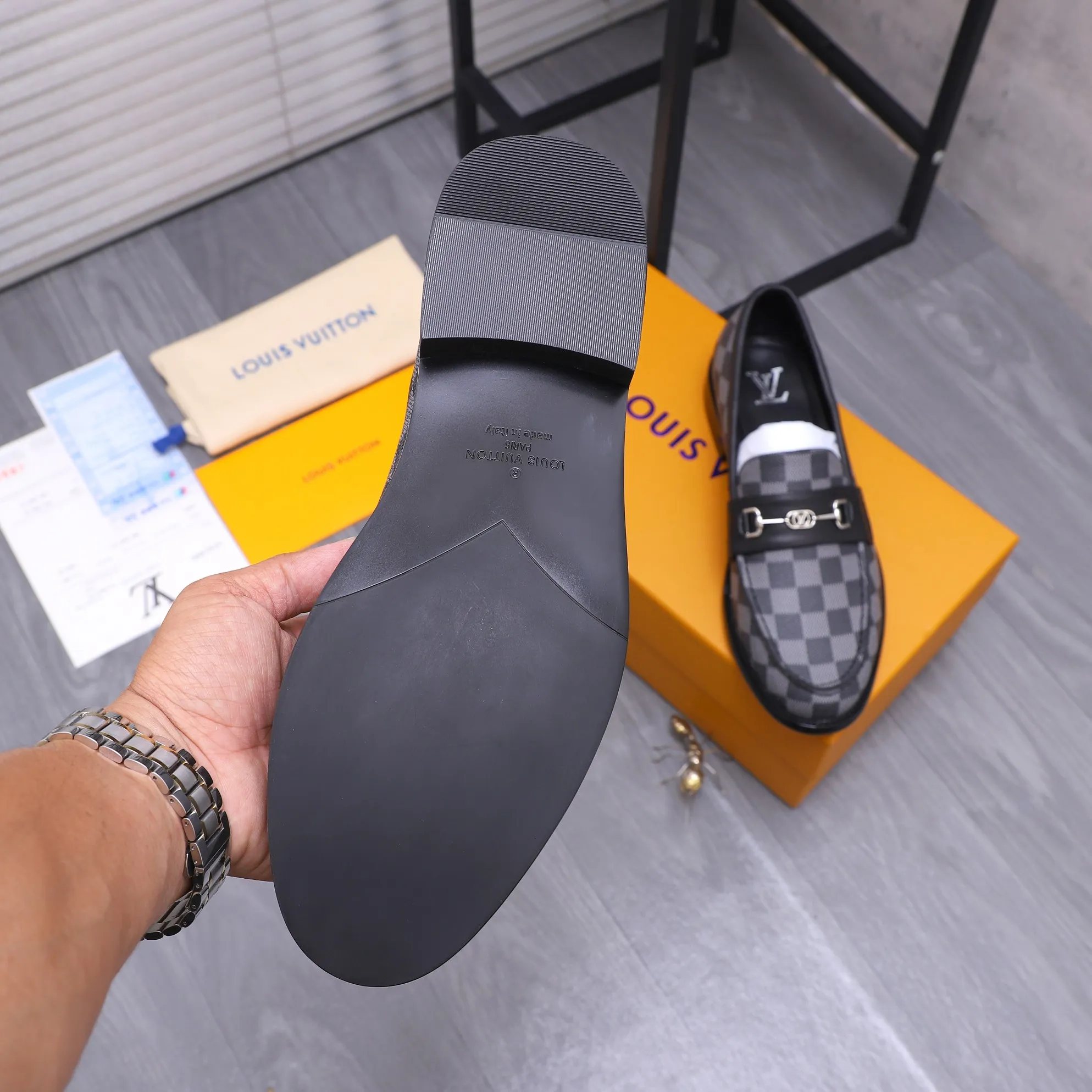 Men's shoes 💰660 Product trademark: LV [Louis Vuitton] business casual slip-on leather shoes, regular size. Size: 39-44 (38.45 custom-made, non-returnable) Product materials: Selected classic plaid upper, cowhide lining, original outsole